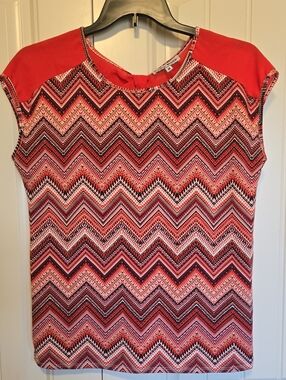 Carol Rose Chevron Cap-Sleeve Top in Red and White